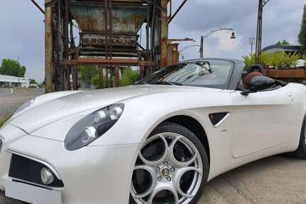 Alfa Romeo 8C
