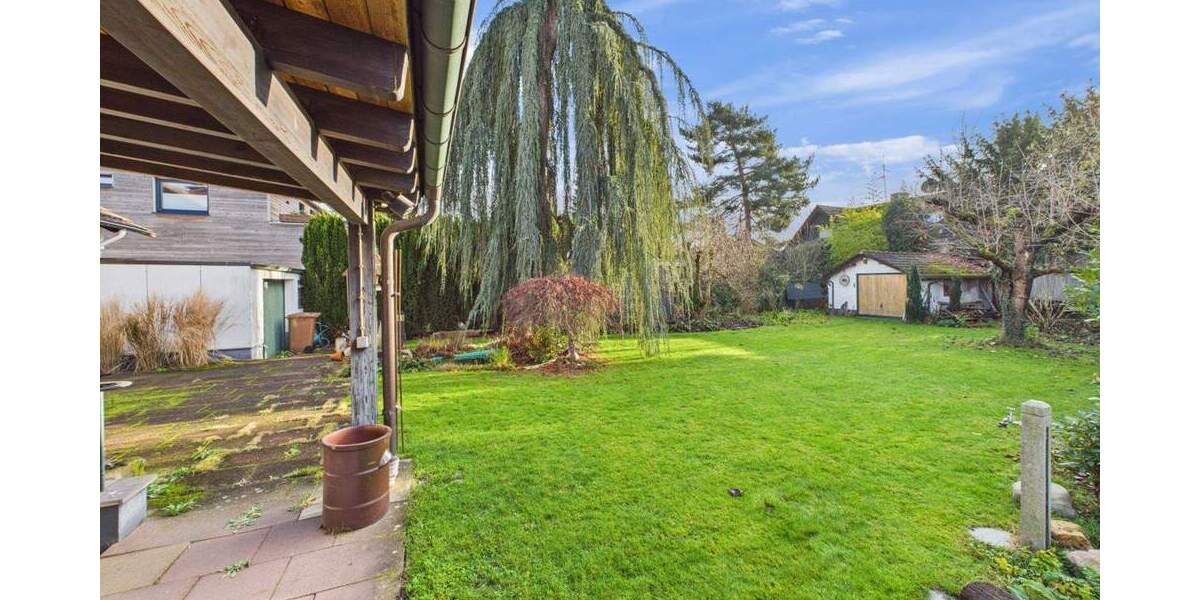 Doppelhaushälfte mit Traumgarten in Top-Lage 6 zimmer