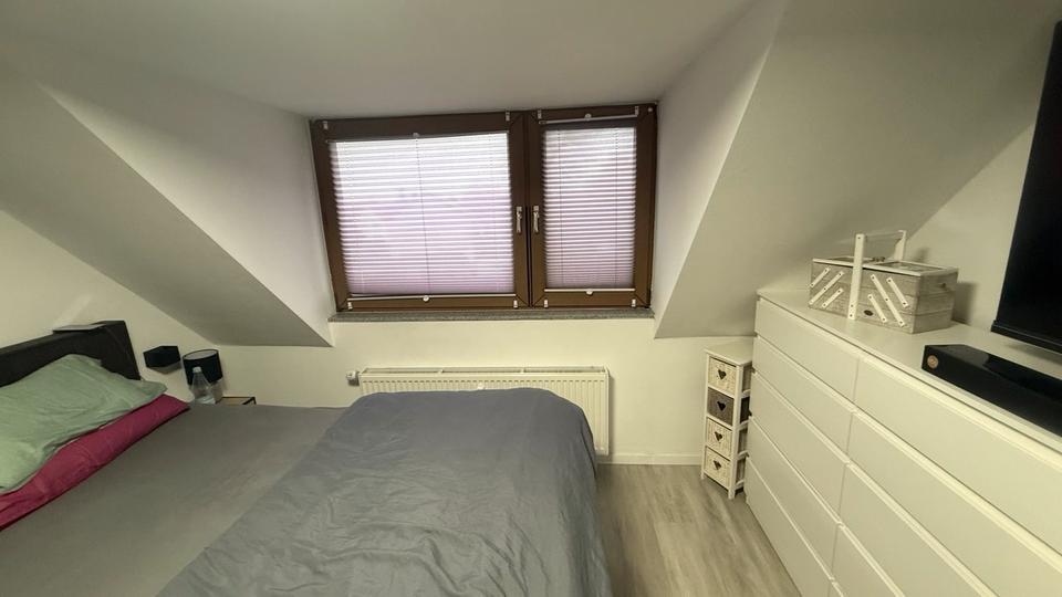 Dachgeschoßwohnung Hürth - 1 Zimmer, 42 m&sup2;, 1.210&euro; | Angebot:25616666
