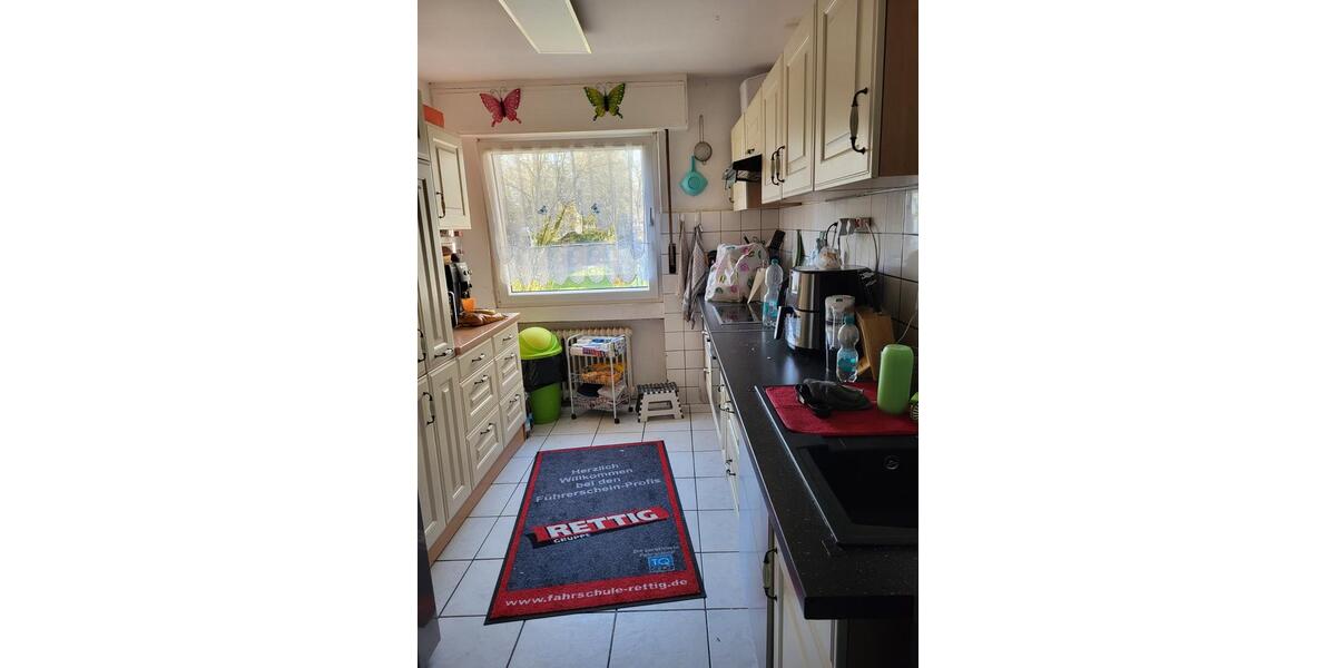 Schöne Etagenwohnung 94 qm mit Garagenstellplatz 4 zimmer