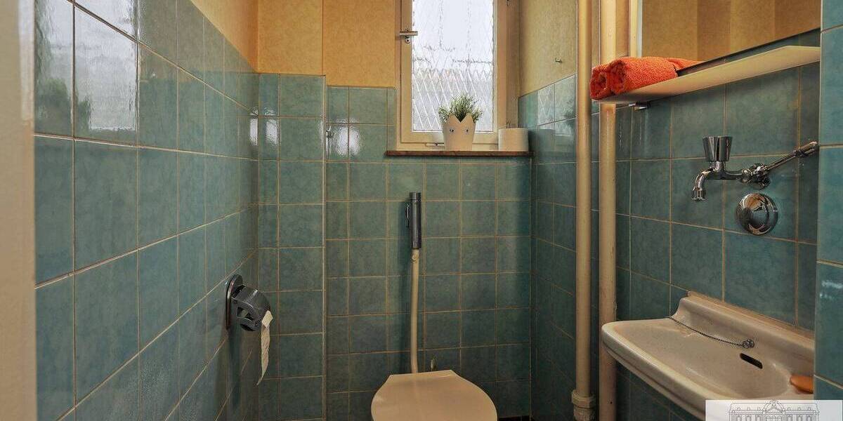 Ein-bis Zweifamilienhaus im Hildener Norden: Großzügiges Wohnen mit vielfältigen Nutzungsmöglichkeiten 8 zimmer