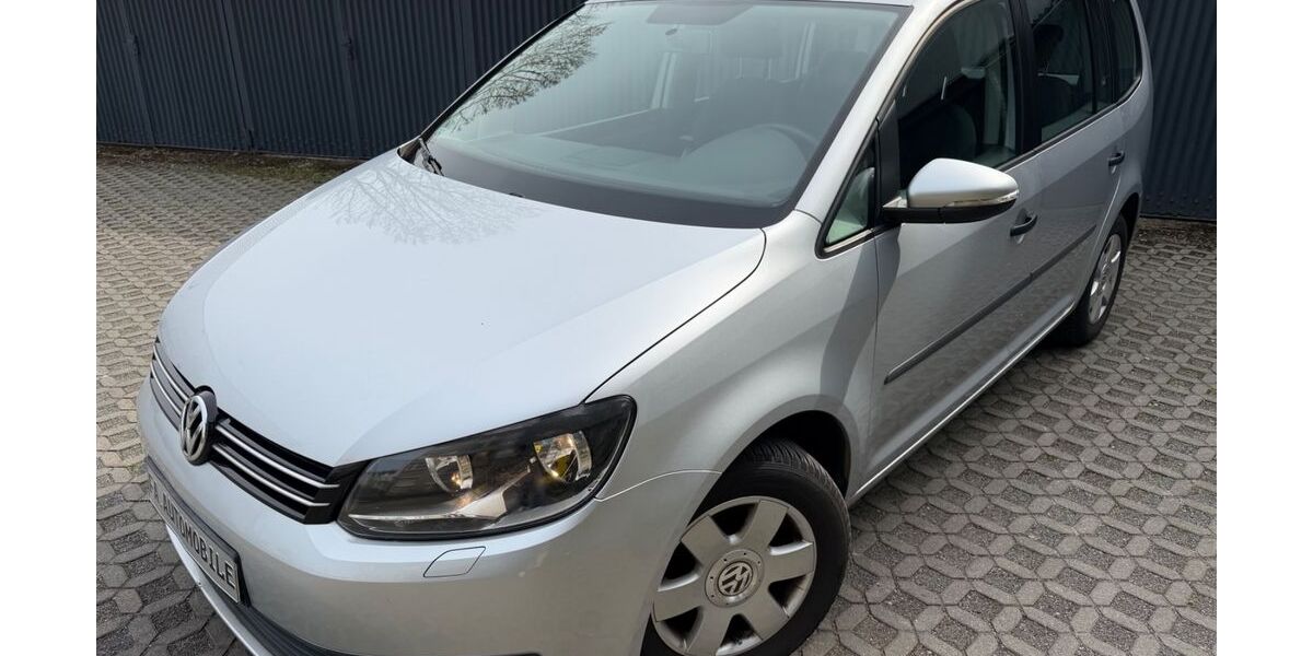 VW Touran 157.000 km 6.790 &euro; Düsseldorf 40231