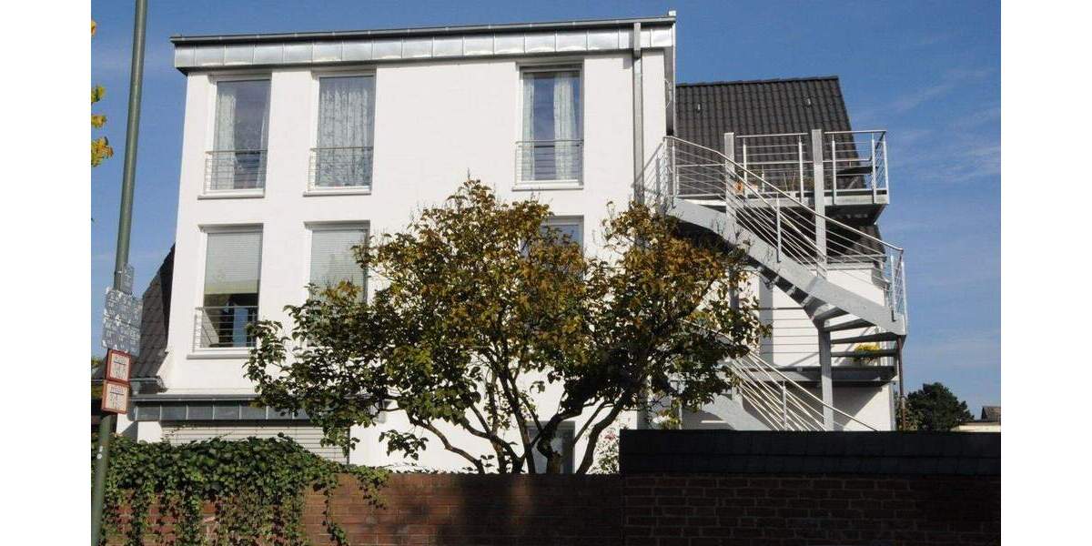 PERFEKTES INVESTMENT: MFH MIT GROßER GARAGE IN D-UNTERRATH zimmer