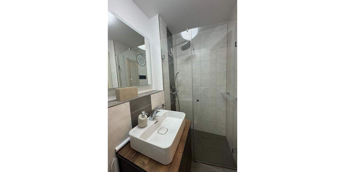 Top moderne 3 Zimmer DG-Wohnung mit 2 Dachterrassen, Aufzug & Einzelgarage! 3 zimmer