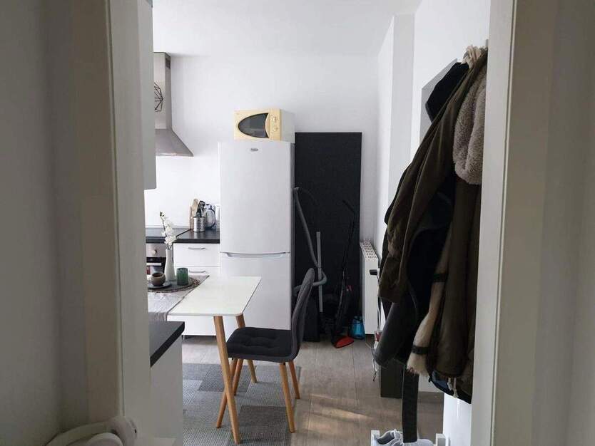 Wunderschöne 2 - Zimmer + Balkon ins Grüne, 4 Minuten vom Barbarossaplatz 2 zimmer