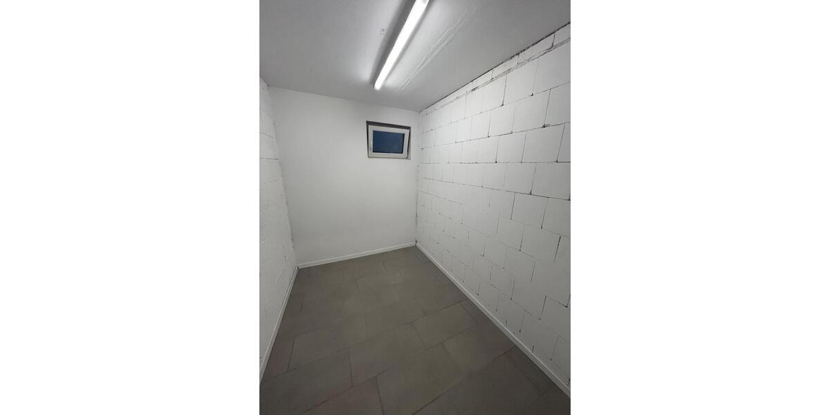 Etagenwohnung Köln Kalk - 3 Zimmer, 110 m&sup2;, 2.000&euro; | Angebot:26408974
