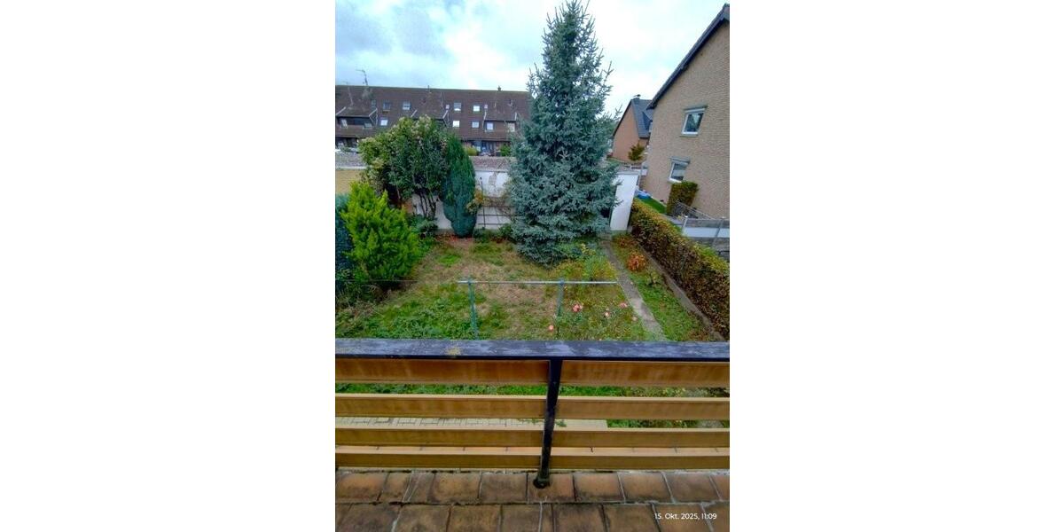 Gute Gelegneheit Großzügig geschnittenes Reihenendhaus mit Balkon, schönem Garten und Garage 6 zimmer