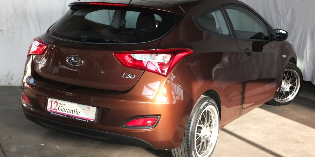 Hyundai i30 KLIMAAUTOMATIK SPORT LMF/BREITREIFEN 117.877 km 7.500 &euro; Köln 50858