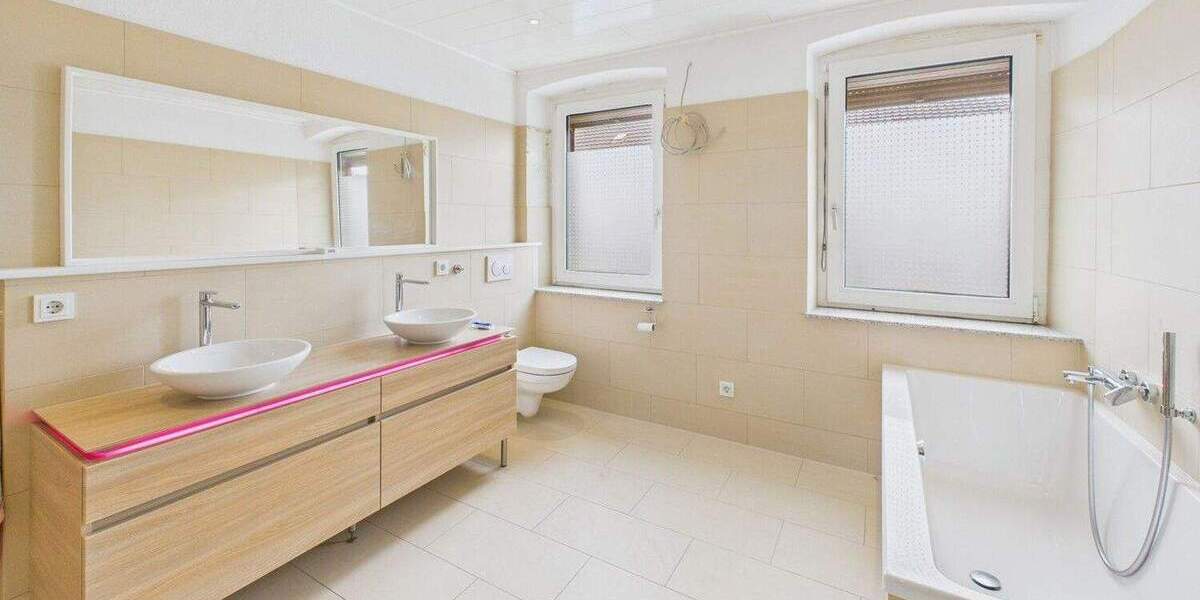 Altbau trifft Moderne - stilvoll sanierte Doppelhaushälfte in Fliesteden 8 zimmer