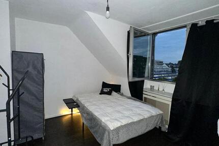 1 wg Zimmer KEIN JOB CENTER . 1 zimmer