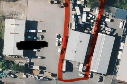 Halle mit LKW Grube und Sozialräume Büros zimmer