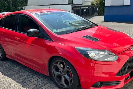 Ford Focus 114.000 km 10.000 &euro; Solingen 42657