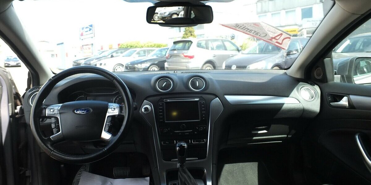 Ford Mondeo 2.0TDCi WM26: NAVI XENON PDC AHK BLUETOOTH 143.215 km 8.908 &euro; Köln 50858