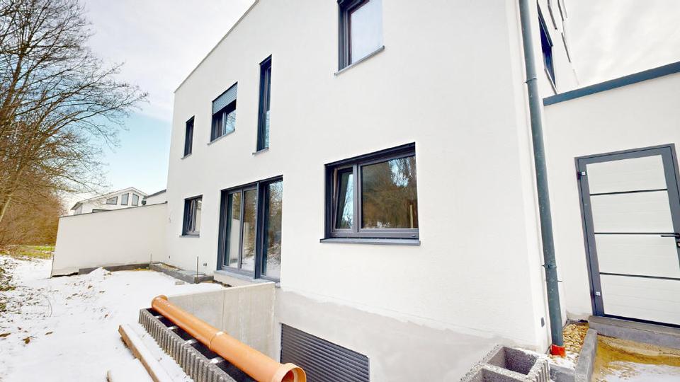 Kerpen! Exklusiver Neubau mit minimalen Energiekosten! Großzügige 3-Zimmer-Maisonette-Mietwohnung mit hochwertiger Ausstattung, Terrasse und eigener Garage in begehrter Wohnlage von Kerpen! (SN 4953) 3 zimmer