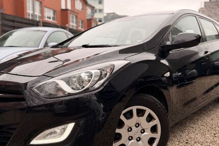 Hyundai i30 180.000 km 4.950 &euro; Köln 50674