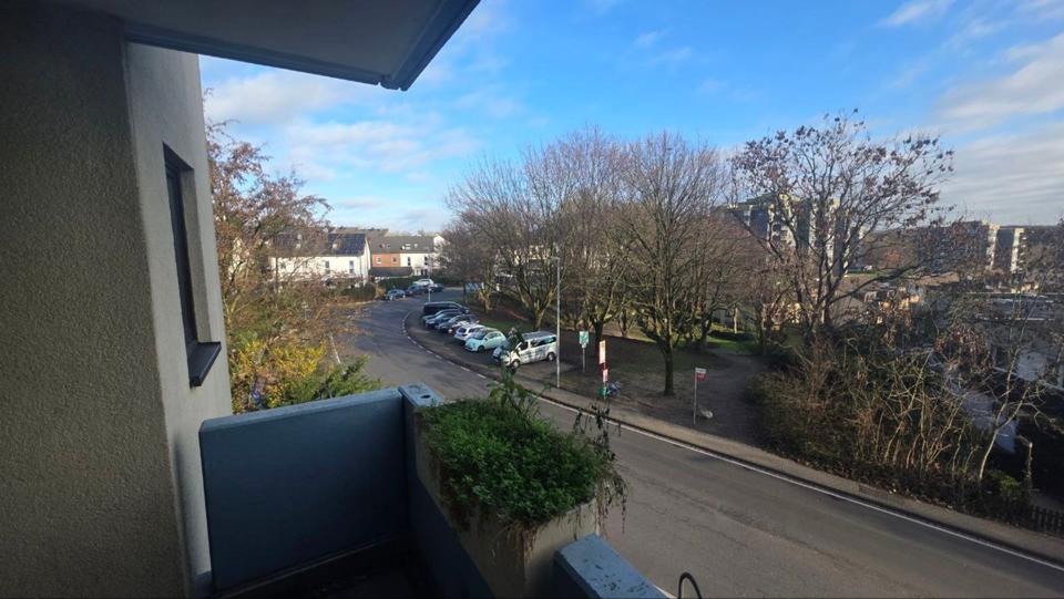 Vermietung: Sanierte & voll möblierte 2-Zimmer-Wohnung mit Balkon 2 zimmer