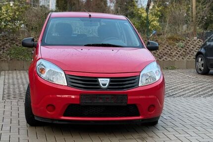 Dacia Sandero 94.390 km 2.449 &euro; Bergisch Gladbach 51429