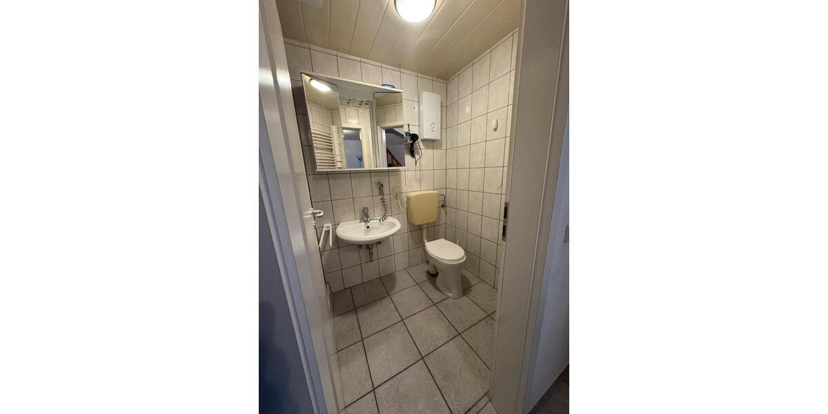 Dachgeschoßwohnung Lindlar - 2 Zimmer, 40 m&sup2;, 480&euro; | Angebot:25333135