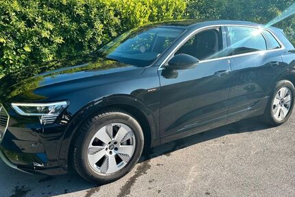 Audi e-tron 72.800 km 25.000 &euro; Haan 42781