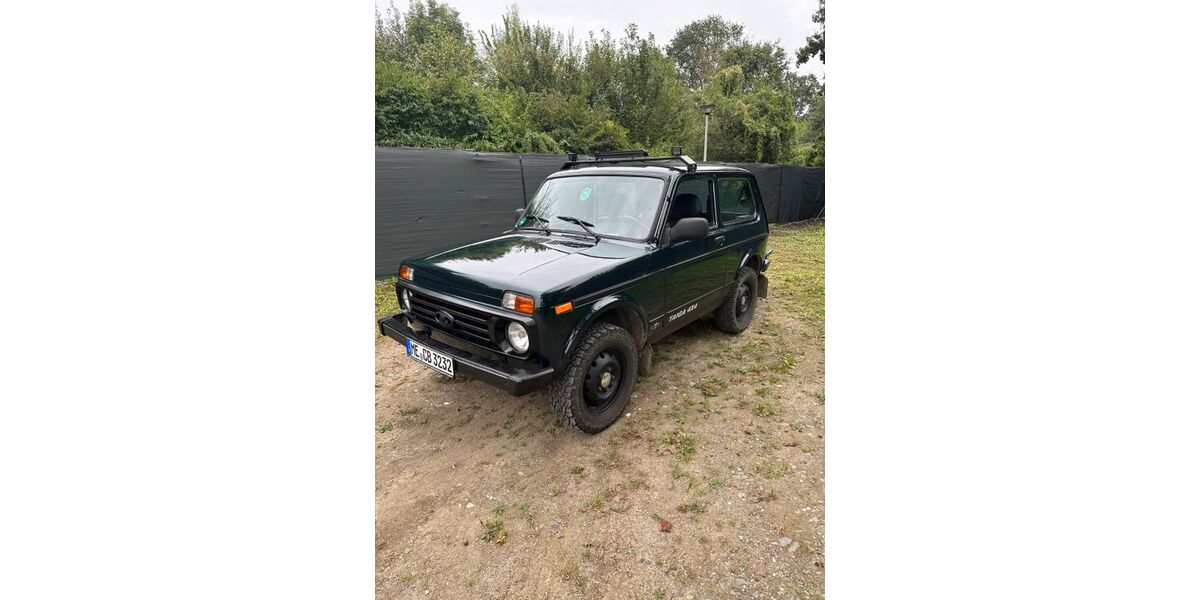 Lada Niva 122.000 km 7.799 € Leichlingen 42799