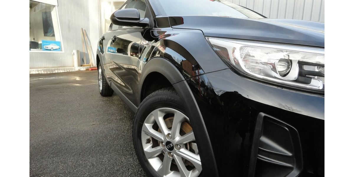 Kia Stonic 1,2 Edition7- Klima SHZ PDC Alu 33Tk,1 Hd 33.000 km 12.999 &euro; Neuss 41462