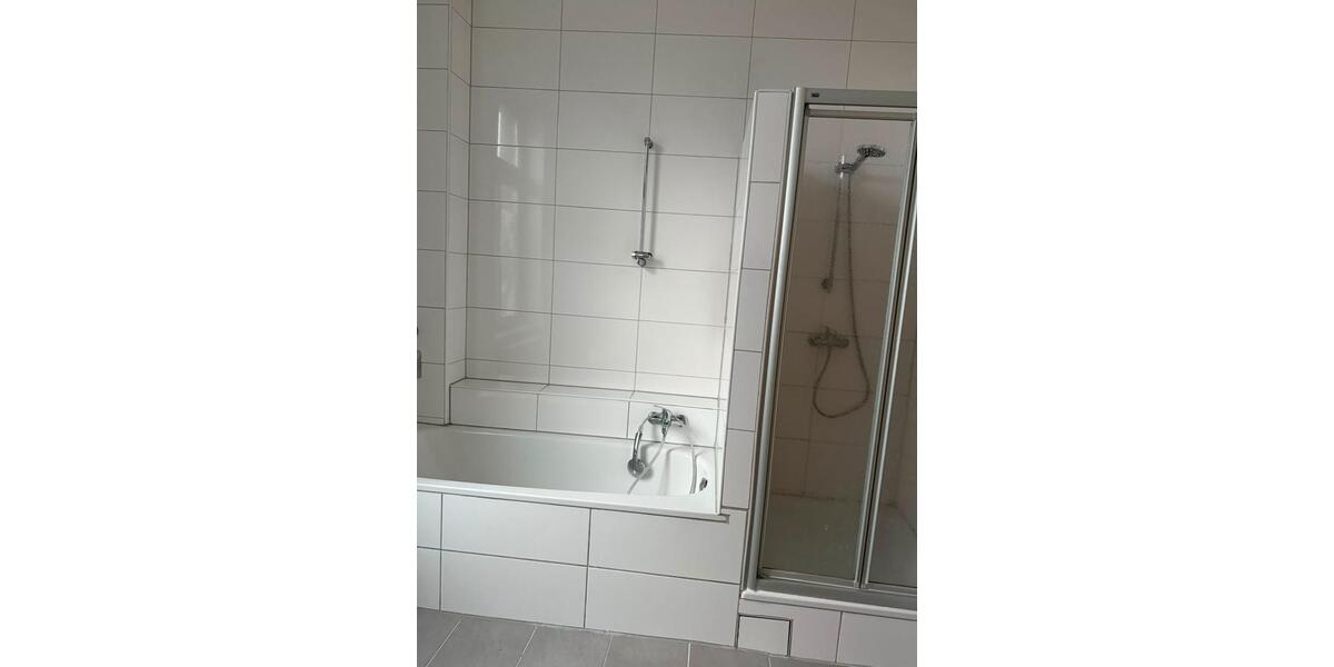 Etagenwohnung Wermelskirchen - 3 Zimmer, 112 m&sup2;, 189.000&euro; | Angebot:27026132