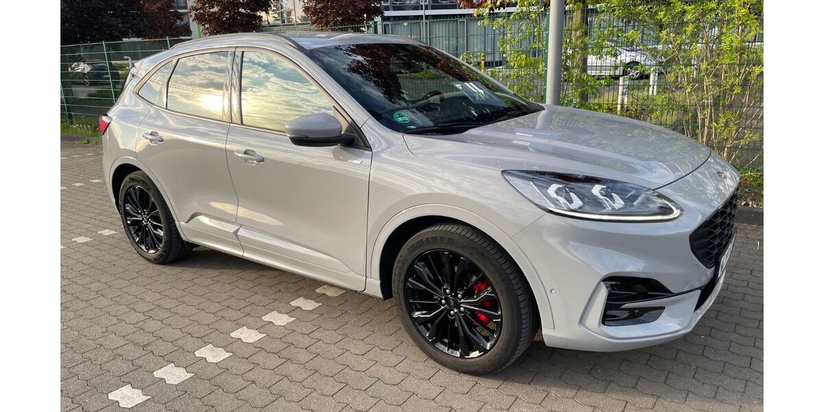 Ford Kuga 32.000 km 30.300 &euro; Köln 50829