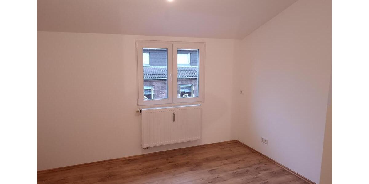 Dachgeschoßwohnung Leverkusen Opladen - 2.5 Zimmer, 72 m&sup2;, 803&euro; | Angebot:25375727