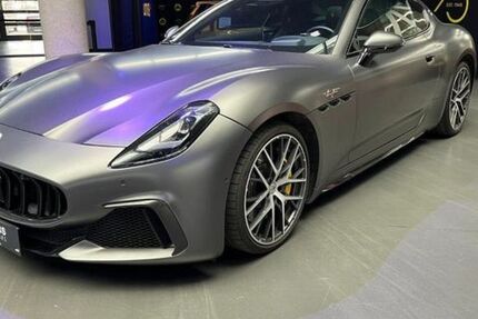 Maserati Granturismo 18.300 km 163.980 € Köln 50829