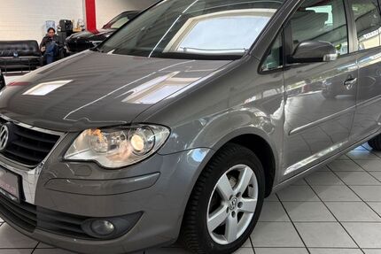VW Touran 275.000 km 3.900 &euro; Leverkusen 51371