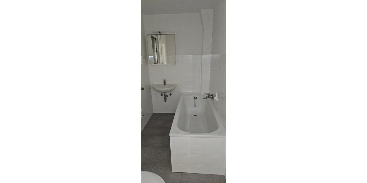 Dachgeschoßwohnung Düsseldorf Stadtbezirk 8 - 2 Zimmer, 55 m&sup2;, 739&euro; | Angebot:25438689