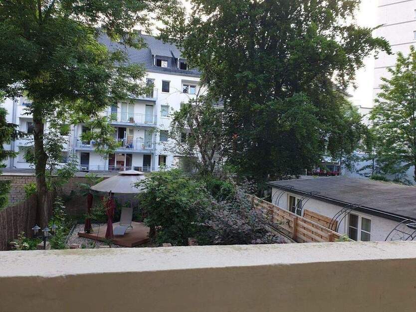 Wunderschöne 2 - Zimmer + Balkon ins Grüne, 4 Minuten vom Barbarossaplatz 2 zimmer