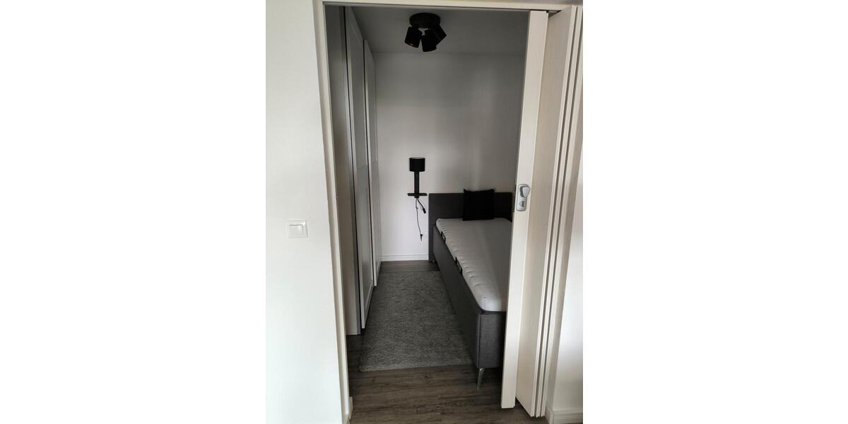 Etagenwohnung Neuss Reuschenberg - 1 Zimmer, 44 m&sup2;, 821&euro; | Angebot:26146153