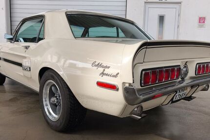 Ford Mustang 49.850 km 42.900 &euro; Brühl 50321