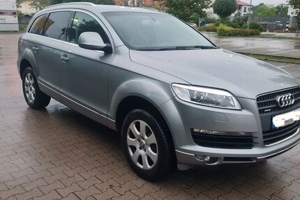 Audi Q7 220.000 km 9.900 &euro; Köln 51069