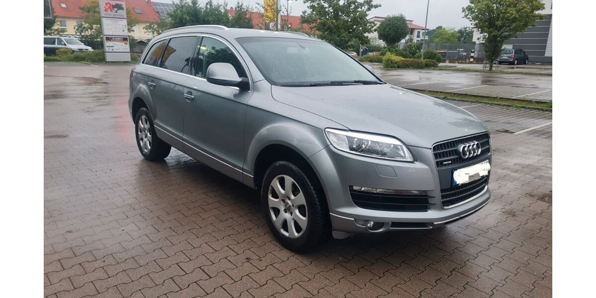 Audi Q7 220.000 km 9.900 &euro; Köln 51069