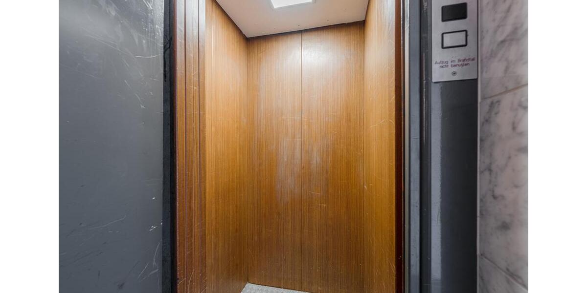 Dachgeschoßwohnung Düsseldorf Derendorf - 2 Zimmer, 95 m&sup2;, 1.300&euro; | Angebot:25790793