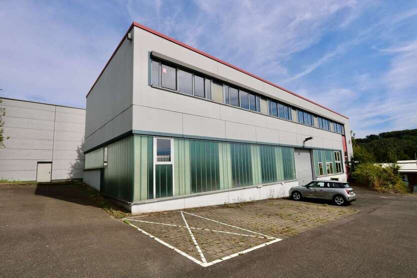 Büro in Overath 3.000 € 308 m² zimmer