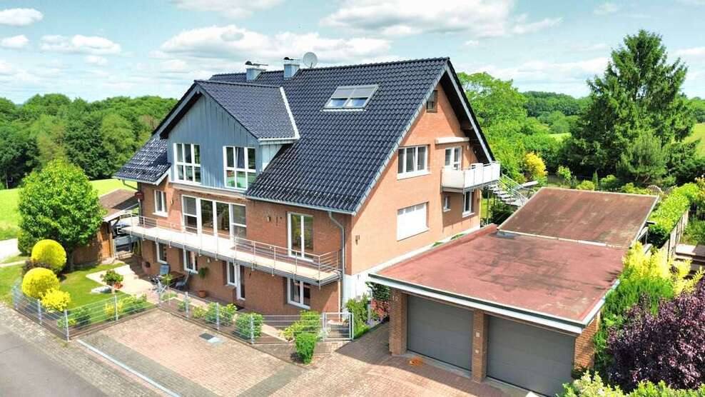 Haus zum Kaufen in Lohmar 1.148.000 € 428.91 m²