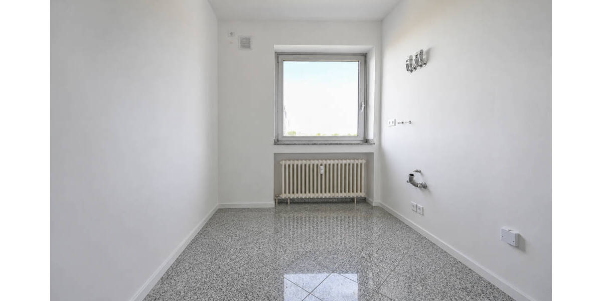 Etagenwohnung Düsseldorf Mörsenbroich - 3 Zimmer, 86 m&sup2;, 299.000&euro; | Angebot:26570402