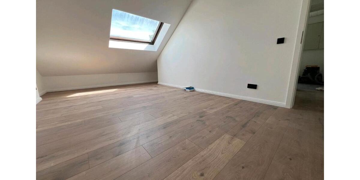 Dachgeschoßwohnung Brühl - 3 Zimmer, 54 m&sup2;, 870&euro; | Angebot:26411501
