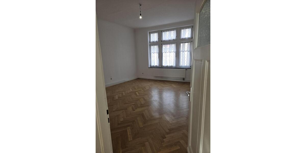 Etagenwohnung Leverkusen - 4 Zimmer, 150 m&sup2;, 1.395&euro; | Angebot:26357528