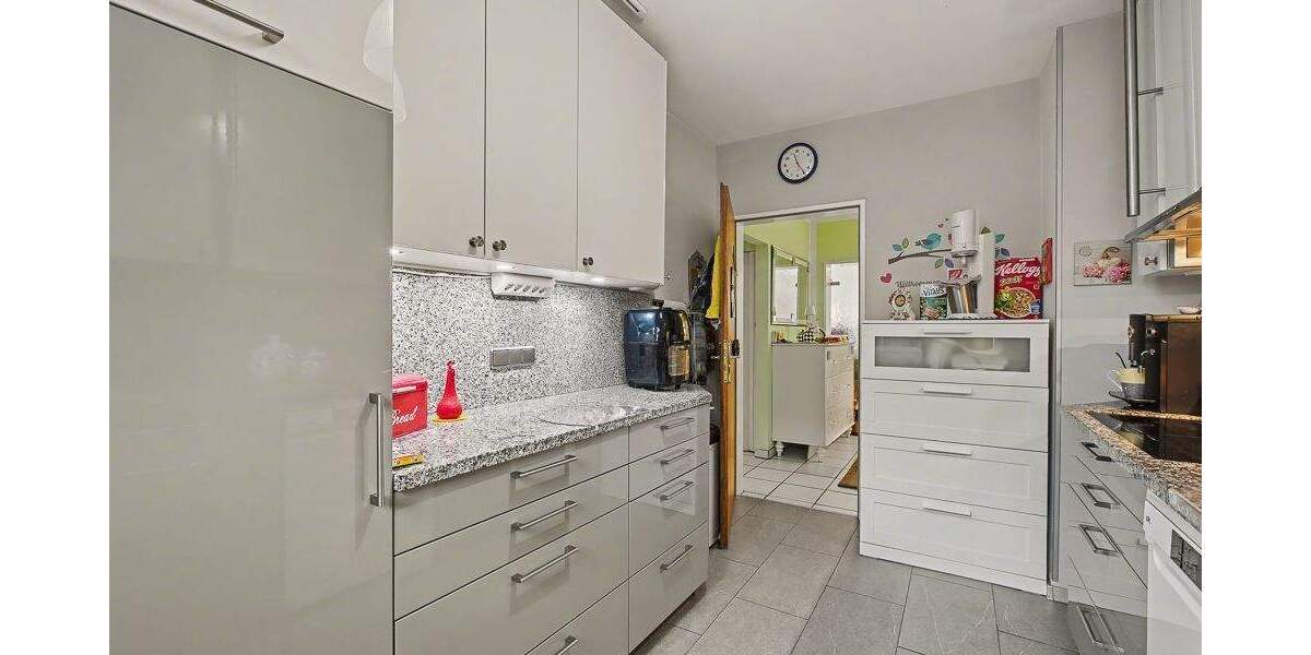 Solides 3-Familienhaus in ruhiger Lage von Pulheim - im südlichen Bereich von Stommeln 8 zimmer