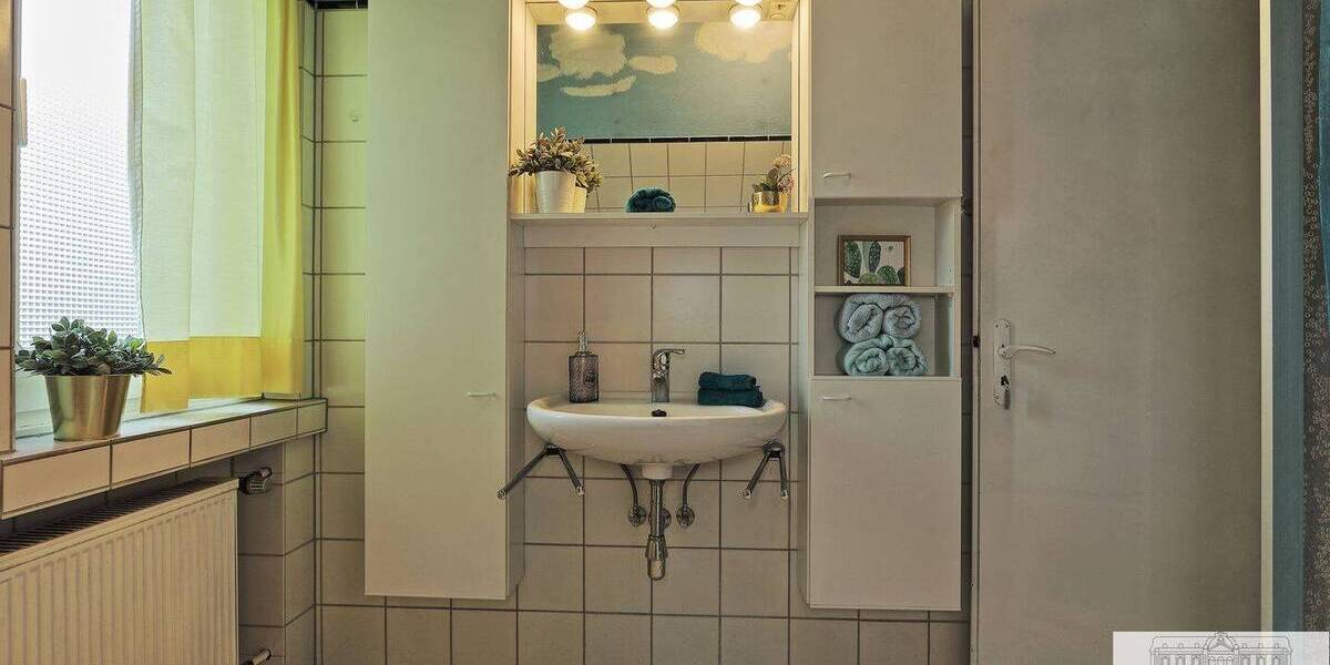 Ein-bis Zweifamilienhaus im Hildener Norden: Großzügiges Wohnen mit vielfältigen Nutzungsmöglichkeiten 8 zimmer