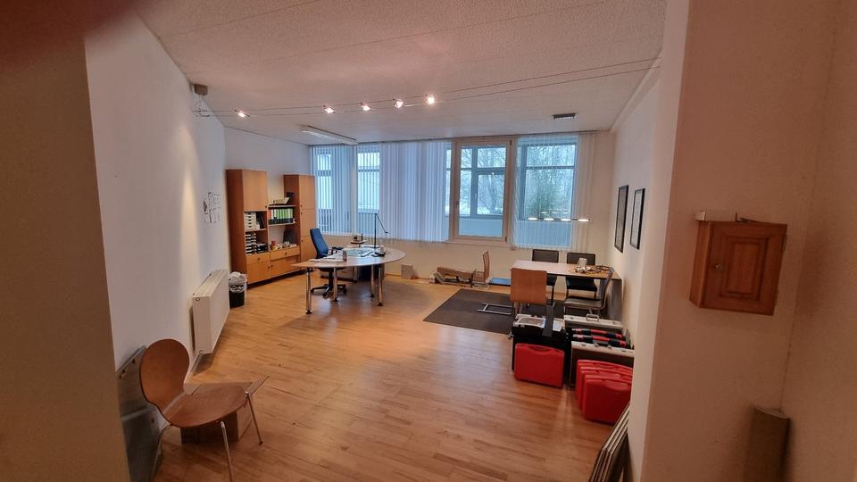 760 m² Gewerbehalle Tischlerei-Zimmerei-Holzbau Vermietung zimmer