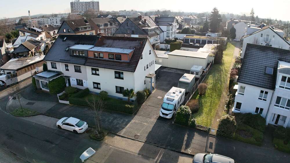 Haus zum Kaufen in Hilden 899.000 € 285 m² 9 zimmer