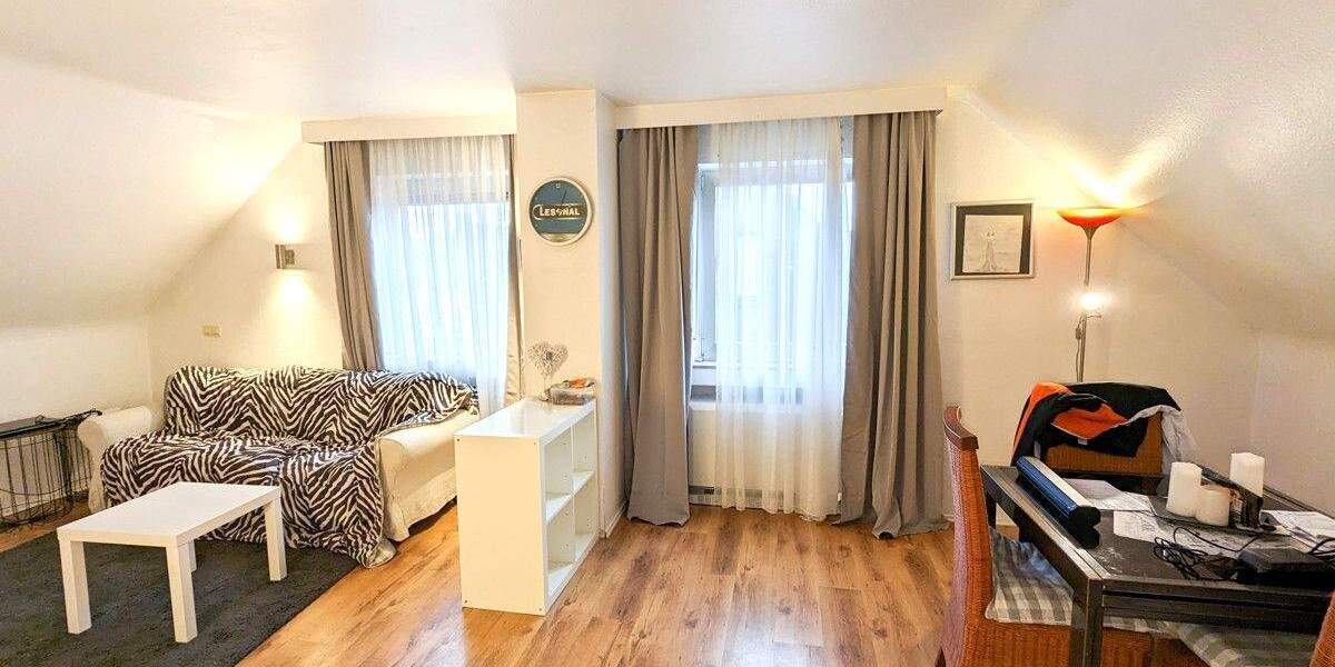 Gepflegtes 1-2-Familienhaus mit Palmengarten und Garage sucht nette Eigentümer 7 zimmer