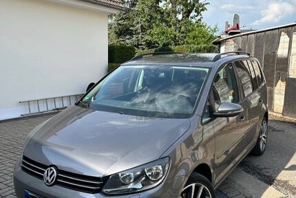 VW Touran 166.000 km 5.200 &euro; Köln 50969