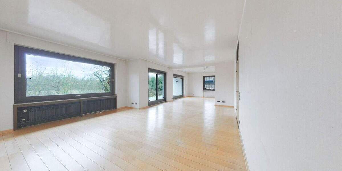 großzügiges, freistehendes Einfamilienhaus mit schönem Garten und Erftblick 6 zimmer