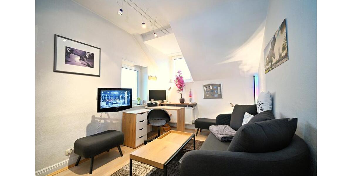 Dachgeschoßwohnung Brühl - 3 Zimmer, 30 m&sup2;, 695&euro; | Angebot:24837951